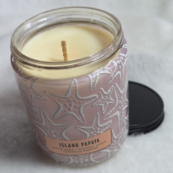 White Barn Island Papaya Single Wick 7oz Candle - Picture 2 of 3